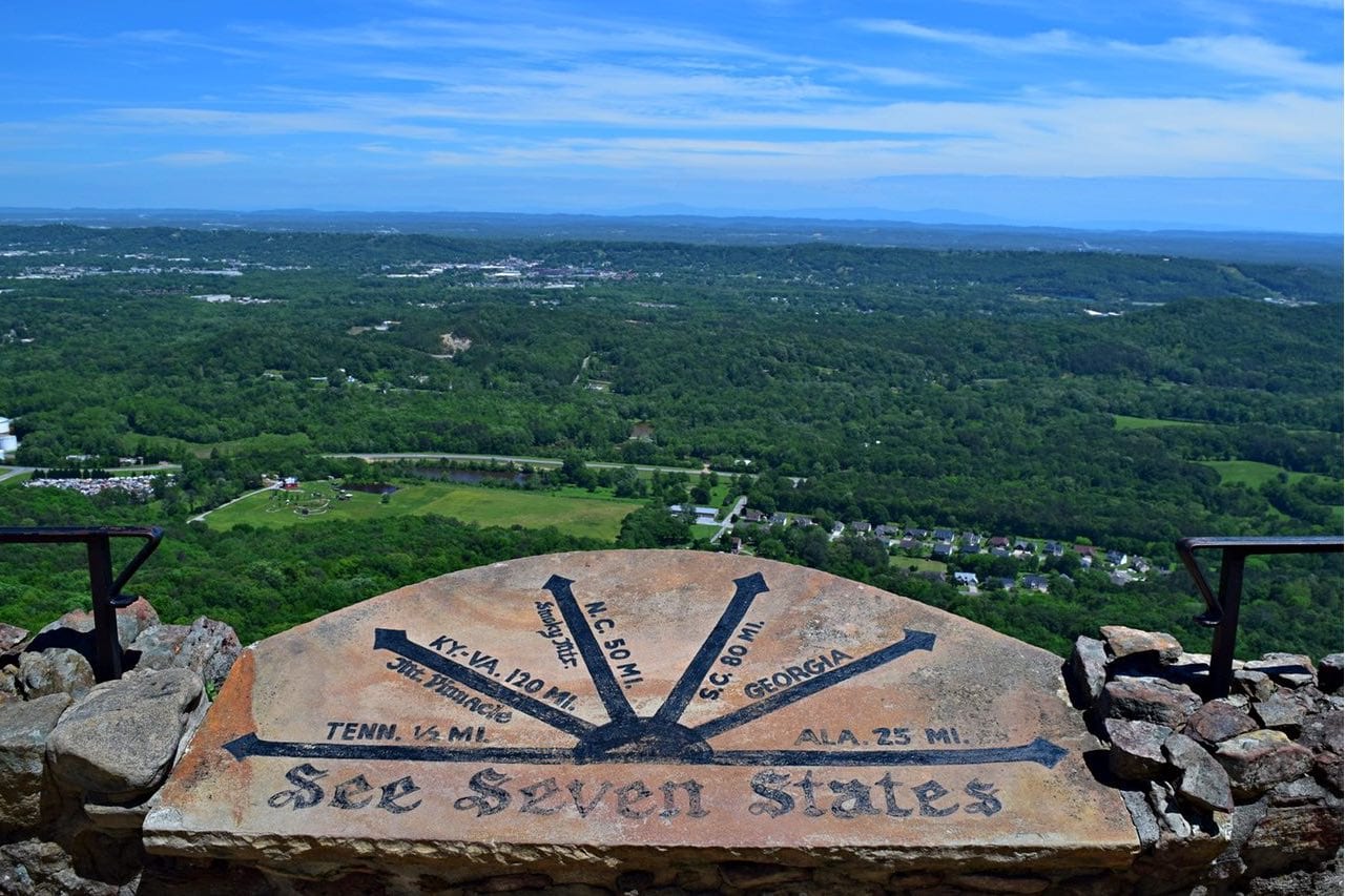 See Seven States Sign at Rock City