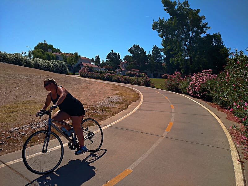 Cycling the Scottsdale Greenbelt on the Trek FX2