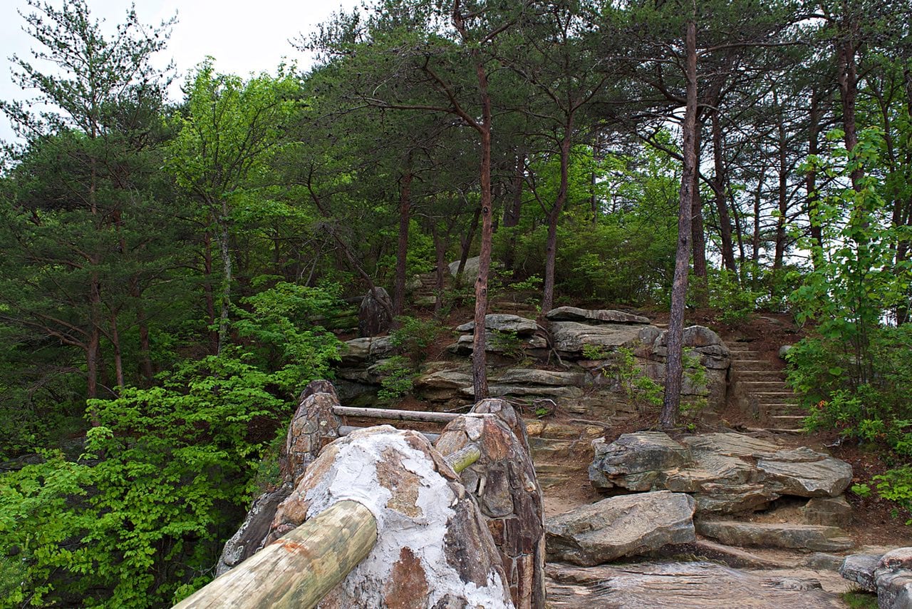 Stairs at the start of the Overlook Trail in Cloudland Canyon
