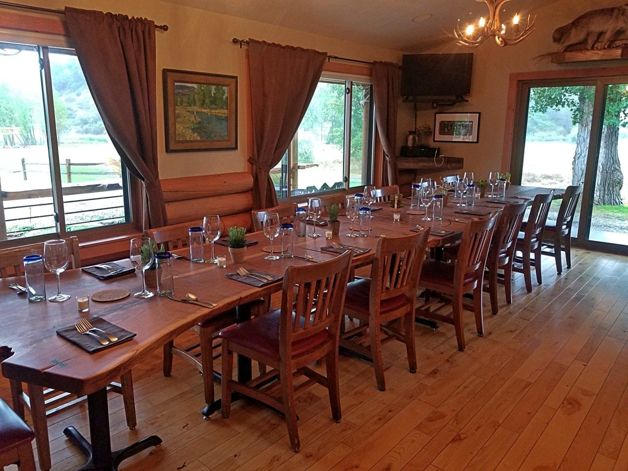 Bighorn River Lodge dining room