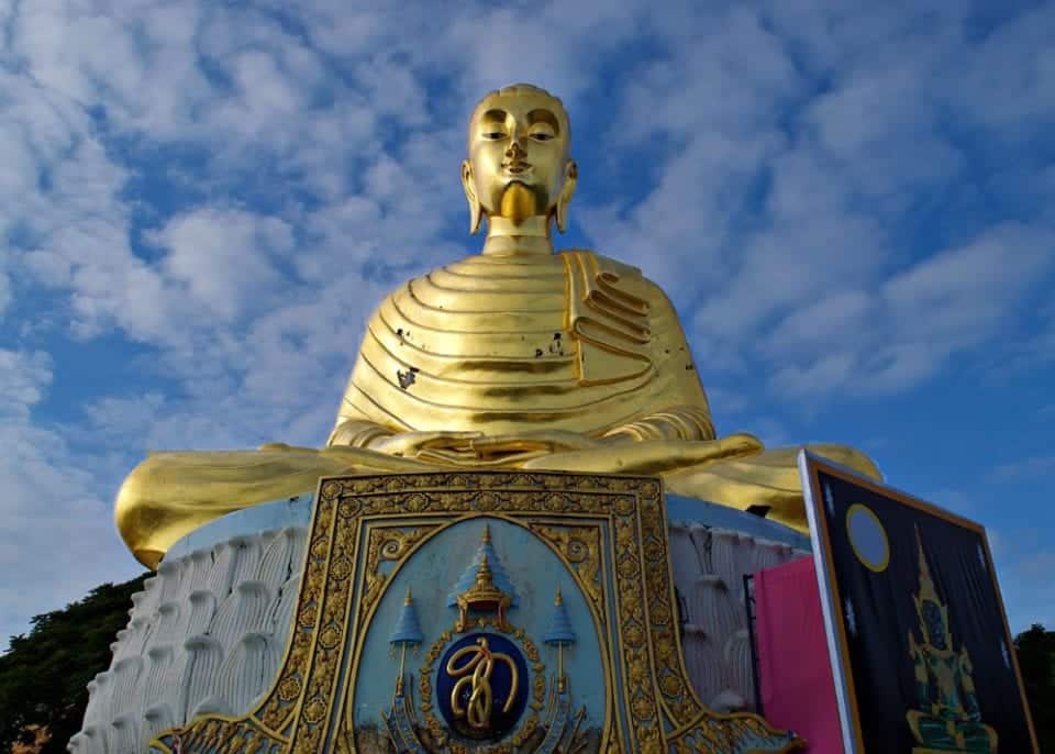 Golden Buddha at Phra Mahathat Chedi Baan Grood