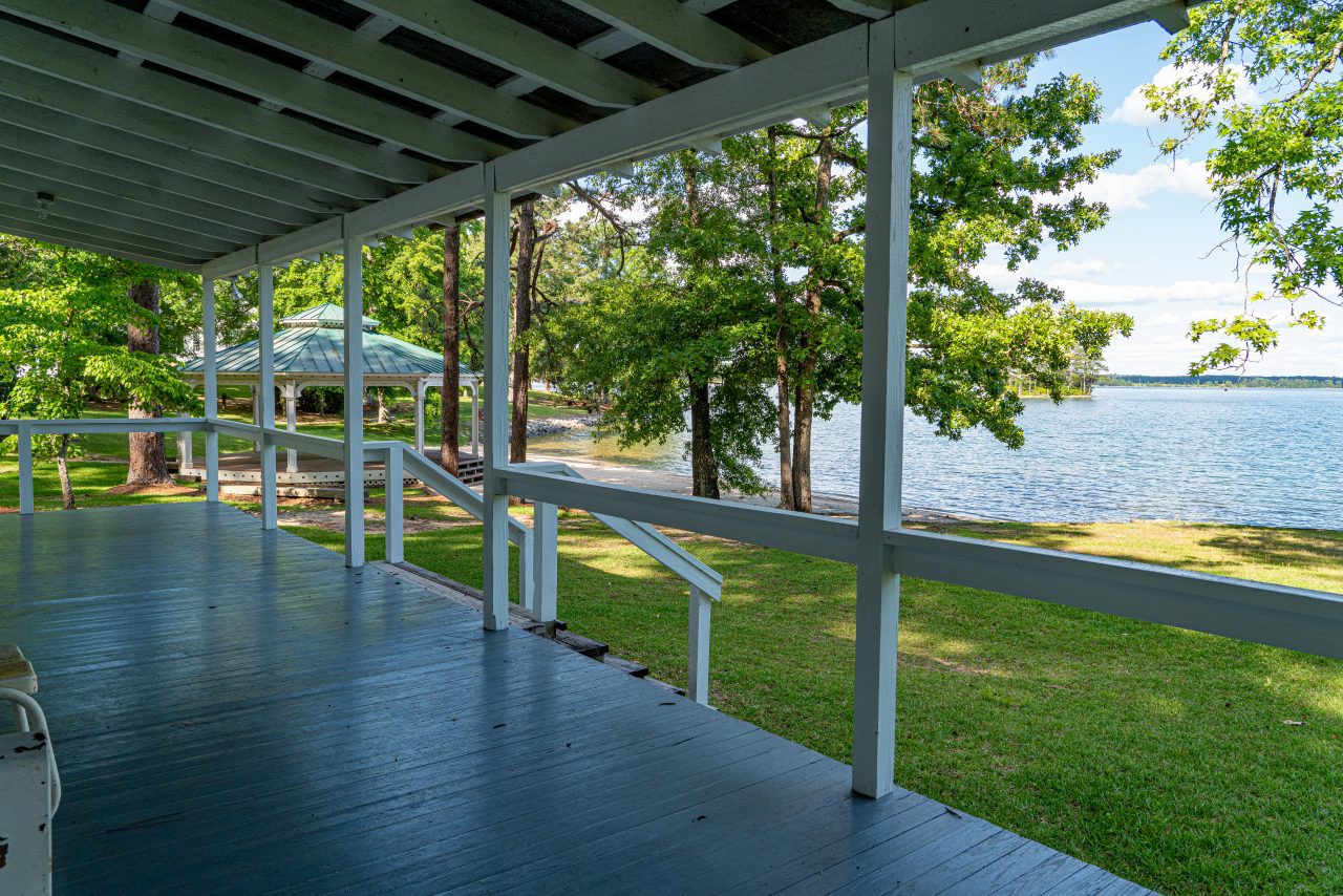 Hank Williams Cabin Children's Harbor Lake Martin Back Porch