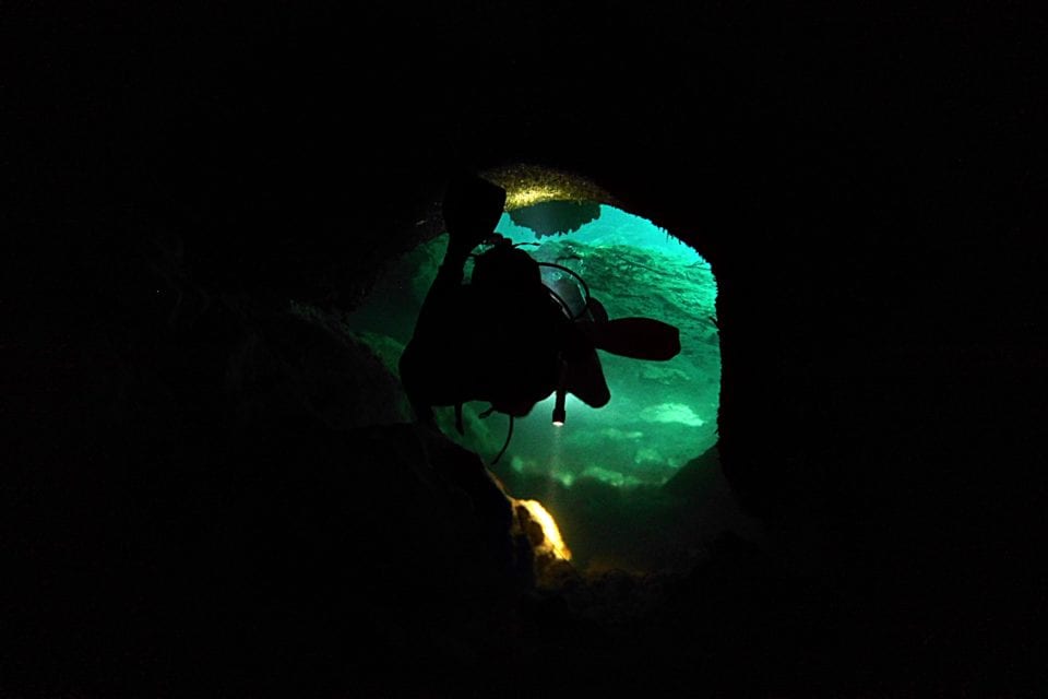 Diver in passage La Casa Cenote