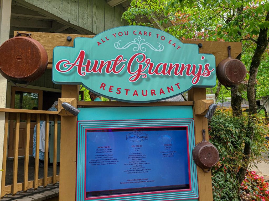 Aunt Granny's Dollywood