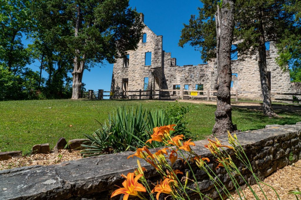Castle ruins Ha-Ha-Tonka-State-Park-Missouri