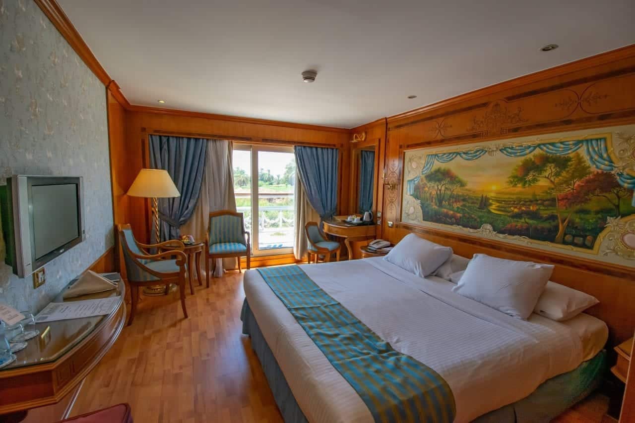 River cruise estate room