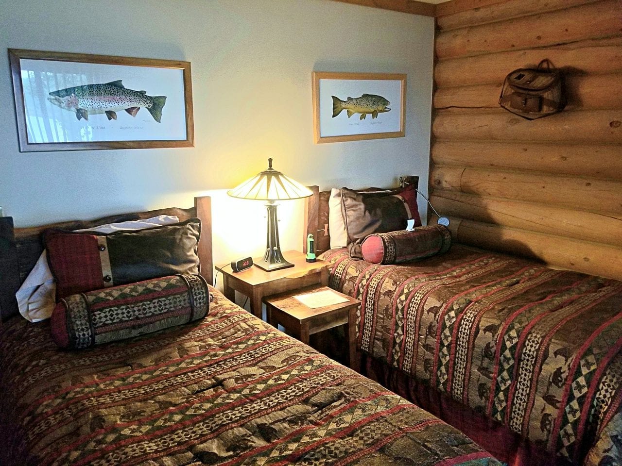 A cozy bedroom at the Bighorn River Lodge
