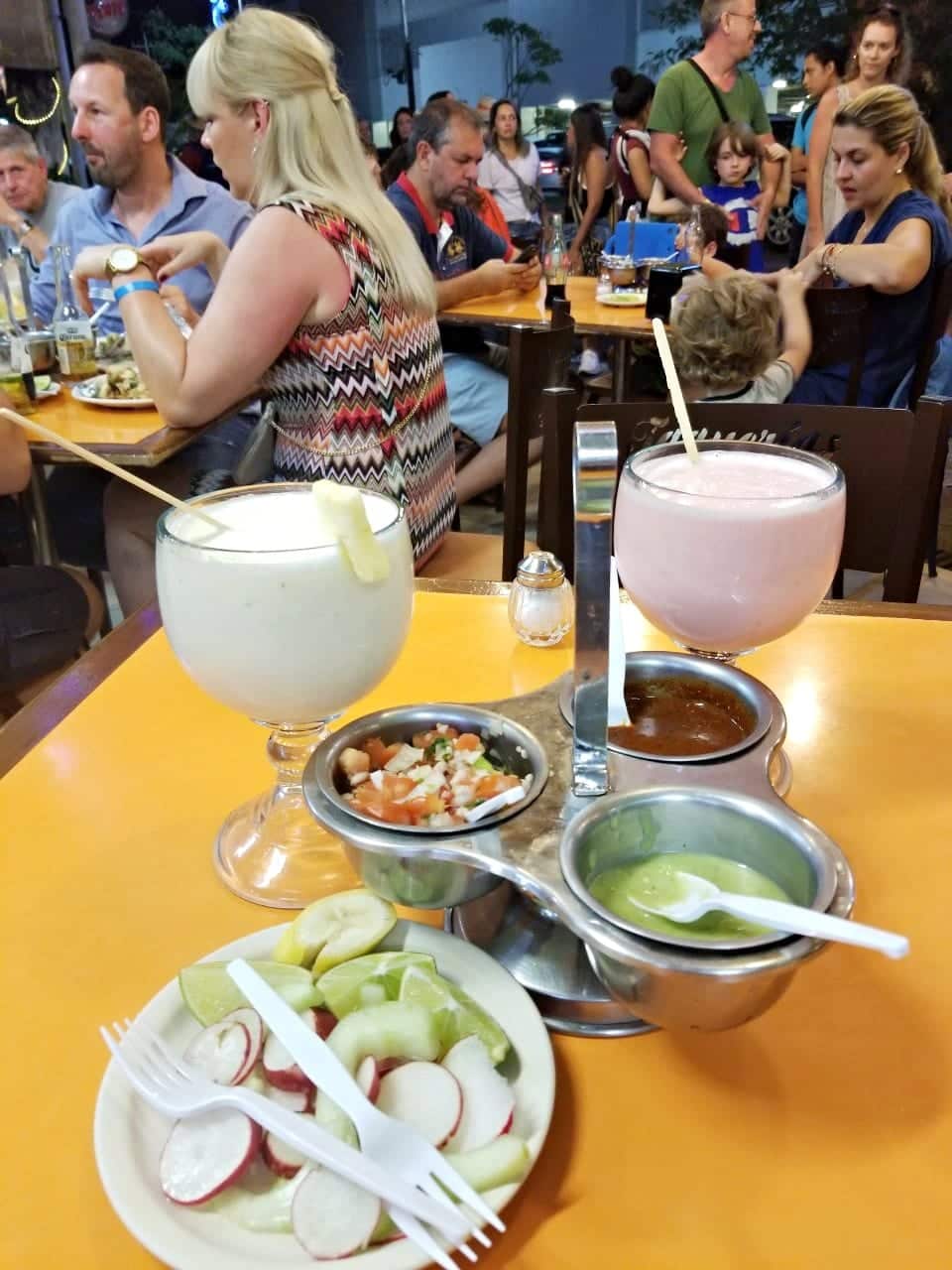 sauces and drinks at El Fogon
