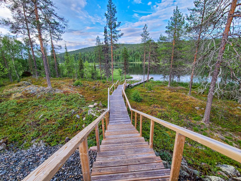 Arctic Skylight Lodge- path to lake from the sauna