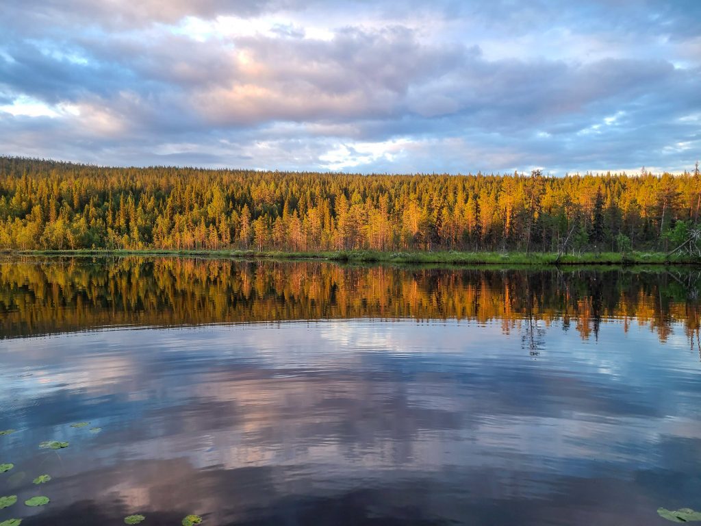 Beautiful lake Arctic Skylight Lodge Yllas Finland