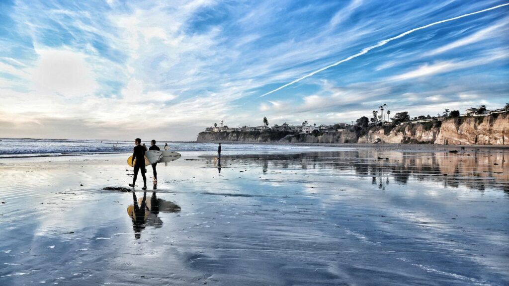 San Diego surfers 