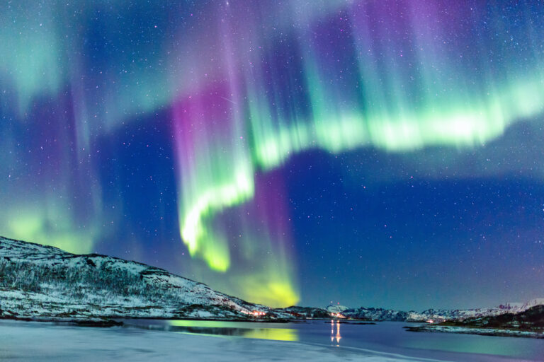Where To See The Northern Lights in The United States: 4 Best States for Aurora Viewing