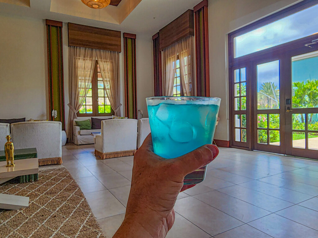 Arrival suite cocktail Sandals Royal Curacao Resort