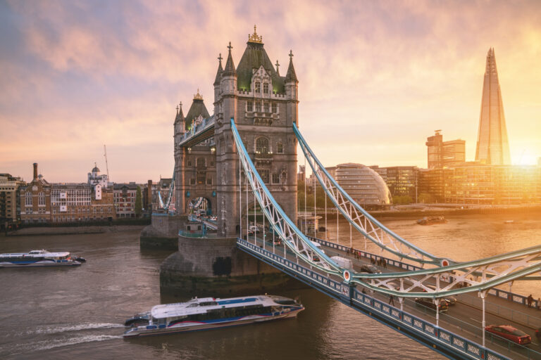Navigating Your First Visit to the UK: Essential Tips for a Smooth Experience