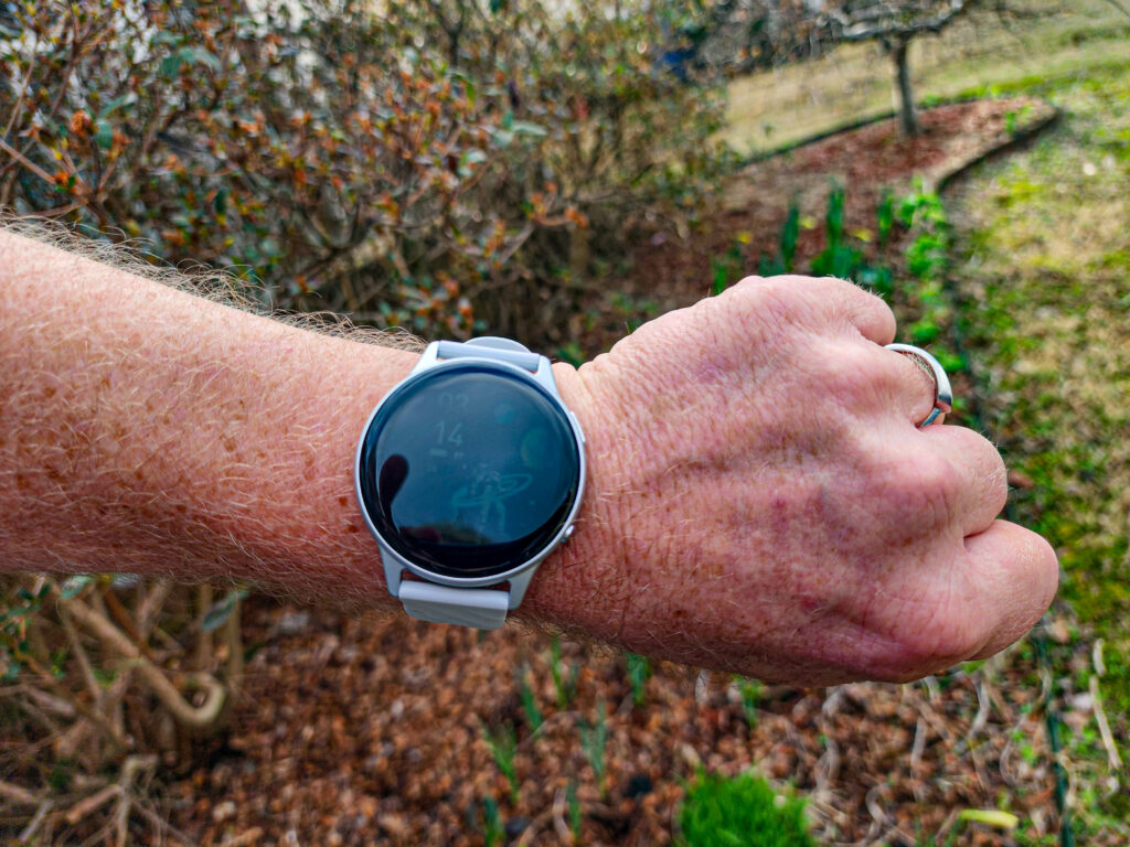 GW5 Smartwatch on wrist